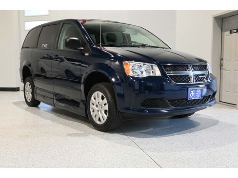 Used 2017 Dodge Grand Caravan SE w/ Power Window Group FWD image 3