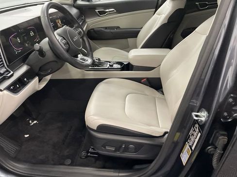 Certified 2023 Kia Sportage EX image 10