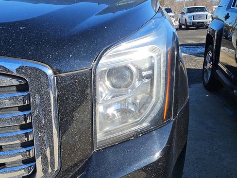 Used 2020 GMC Yukon XL SLT w/ Premium Edition image 5