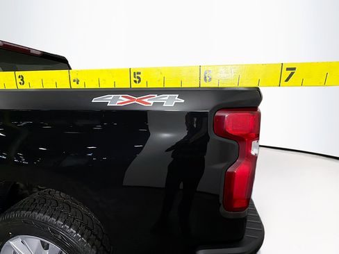 Used 2020 Chevrolet Silverado 1500 Custom w/ Custom Value Package image 32