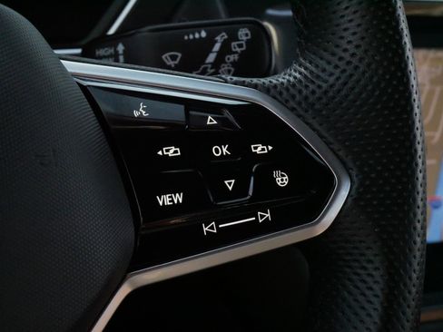 Certified 2024 Volkswagen Tiguan SEL R-Line image 25