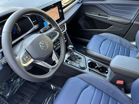 New 2026 Volkswagen Taos SEL image 9