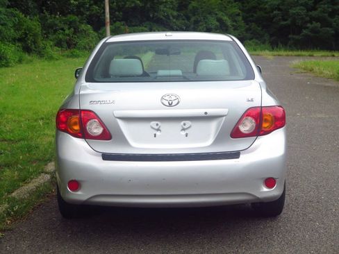 Used 2009 Toyota Corolla LE FWD image 25