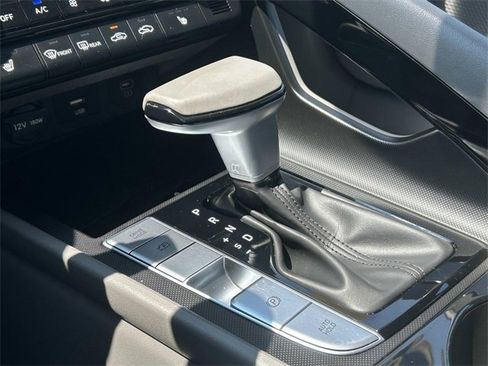 Used 2024 Hyundai Elantra SEL w/ Convenience Package image 32