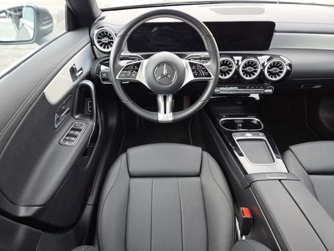 Used 2025 Mercedes-Benz CLA 250 4MATIC image 28
