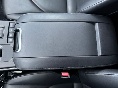 Certified 2020 Toyota Highlander XLE image 22