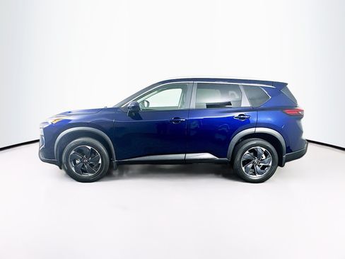 Used 2024 Nissan Rogue SV w/ SV Premium Package FWD image 4