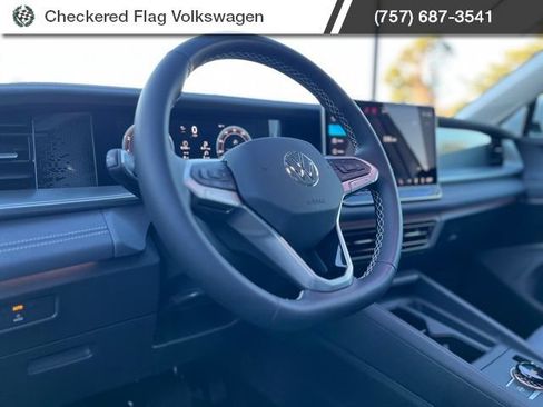 New 2026 Volkswagen Tiguan SE AWD/4WD image 19