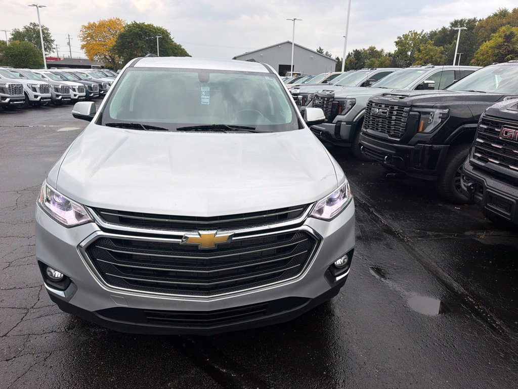 Used 2020 Chevrolet Traverse LT FWD image 3