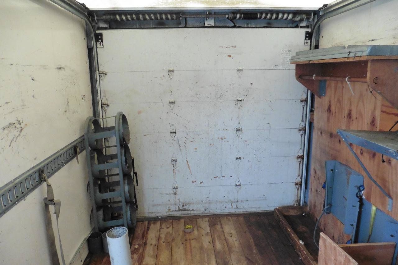 Used 2018 Chevrolet Express 3500 RWD image 14