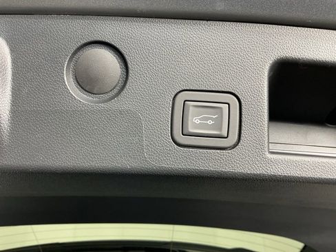 Used 2025 Chevrolet Equinox LT w/ Convenience Package II image 10