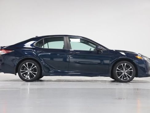 Used 2020 Toyota Camry SE FWD image 14