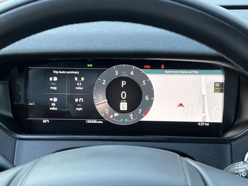 Used 2025 Land Rover Range Rover Velar Dynamic SE image 15