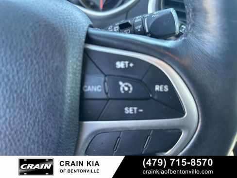 Used 2016 Jeep Cherokee Latitude w/ Cold Weather Group FWD image 22