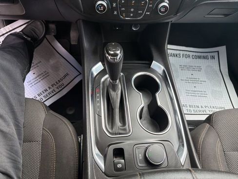 Used 2018 Chevrolet Traverse LT FWD image 23