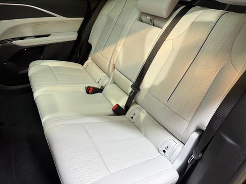 New 2026 Cadillac Lyriq Sport AWD/4WD image 43
