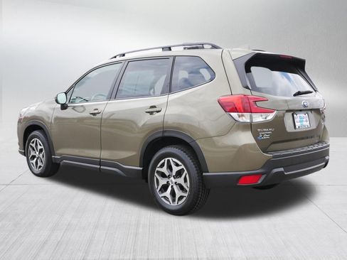 Used 2023 Subaru Forester Premium AWD/4WD image 5
