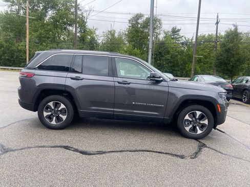 Used 2023 Jeep Grand Cherokee 4WD 4xe image 4
