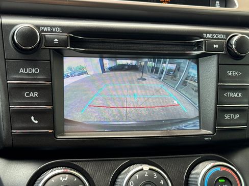 Used 2016 Toyota RAV4 LE FWD image 19