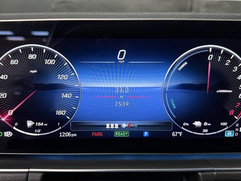 Used 2025 Mercedes-Benz GLE 450e 4MATIC image 26