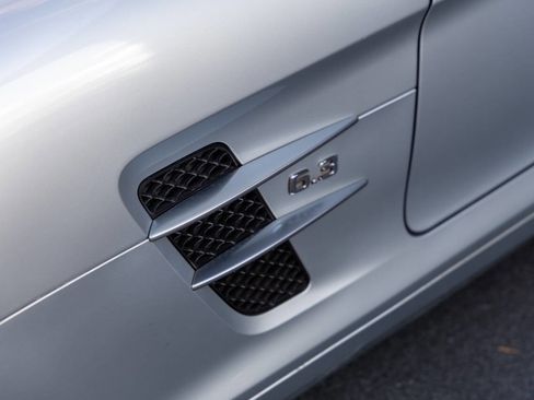 Used 2011 Mercedes-Benz SLS AMG Coupe image 24