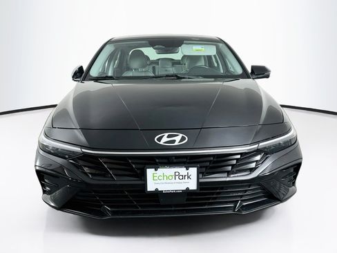 Used 2024 Hyundai Elantra Limited FWD image 2