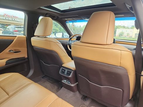 Used 2019 Lexus ES 300h FWD image 29