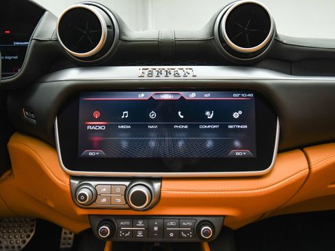 Used 2019 Ferrari Portofino image 45