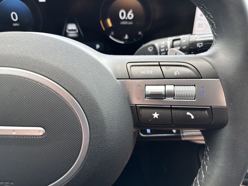 Used 2025 Hyundai Kona SEL image 19