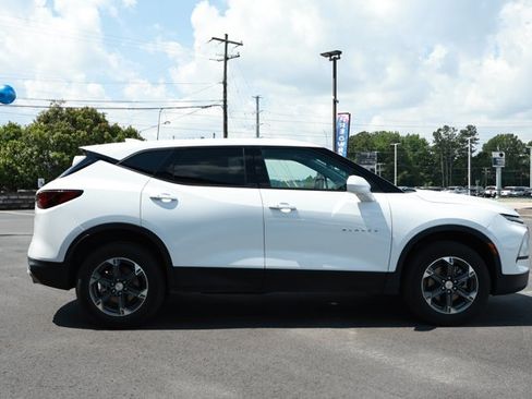 Used 2025 Chevrolet Blazer LT FWD image 4