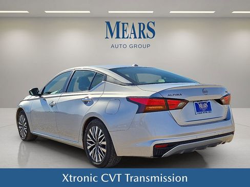 Used 2024 Nissan Altima 2.5 SV image 4