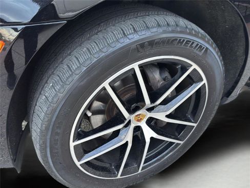 Used 2022 Porsche Macan AWD/4WD image 34