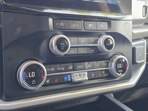 Used 2024 Ford Expedition Max XLT image 31