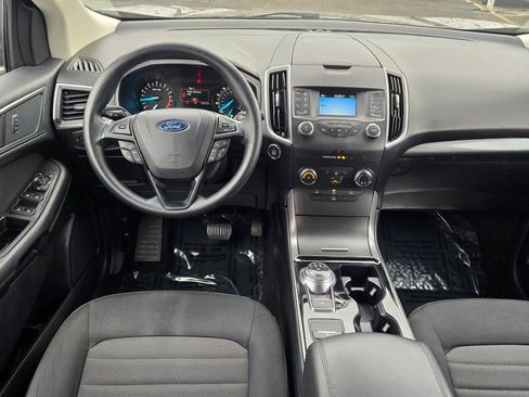 Used 2019 Ford Edge SE image 16