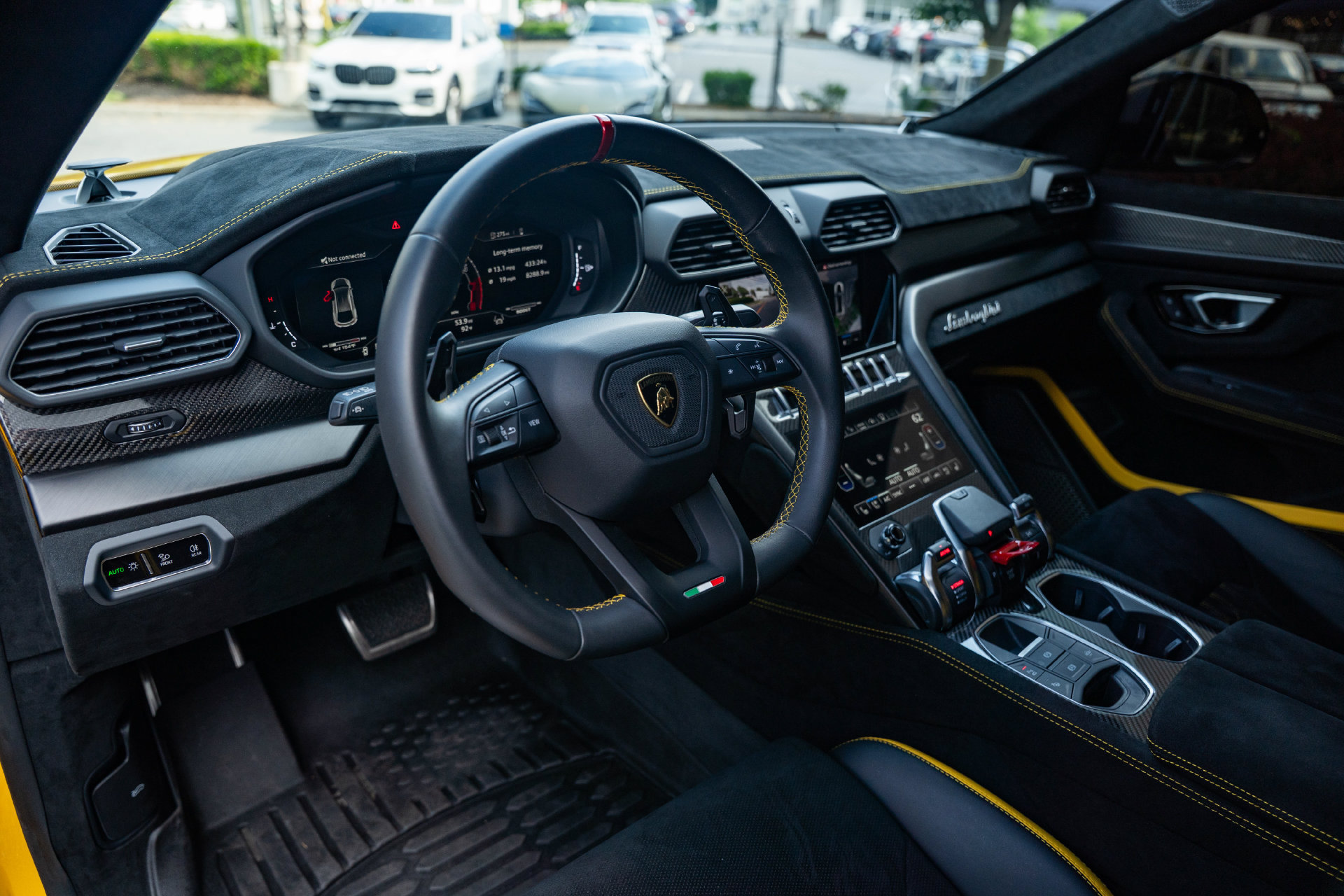 Used 2024 Lamborghini Urus Performante AWD/4WD image 30
