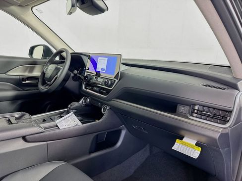 New 2026 Toyota Grand Highlander XLE image 30