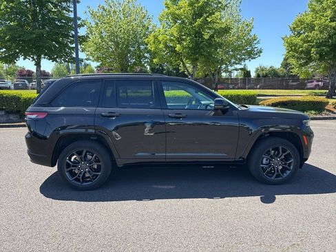 Used 2024 Jeep Grand Cherokee Limited 4xe AWD/4WD image 8