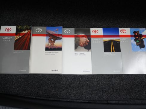 Used 2012 Toyota Camry LE image 19