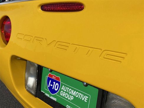 Used 2004 Chevrolet Corvette Coupe w/ Roof Package image 31