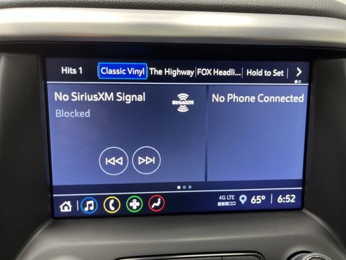 Certified 2023 GMC Acadia SLE w/ Driver Convenience Package image 21