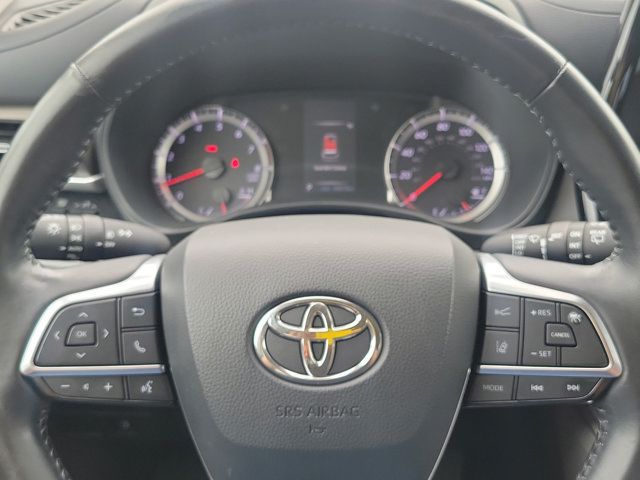 Used 2020 Toyota Highlander LE AWD/4WD image 22