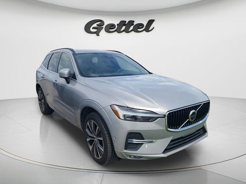 Used 2022 Volvo XC60 B5 Momentum w/ Advanced Package FWD image 2