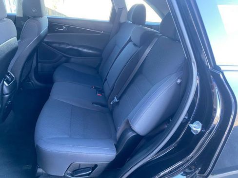 Used 2018 Kia Sorento LX image 15
