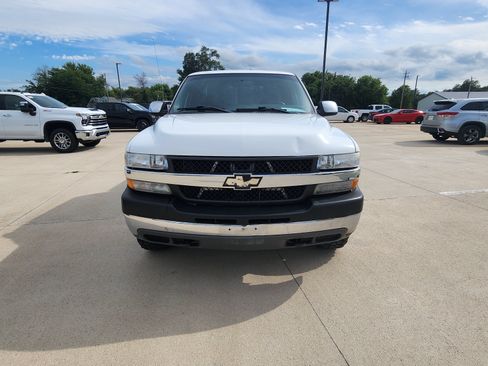 Used 2001 Chevrolet Silverado 2500 LS AWD/4WD image 2
