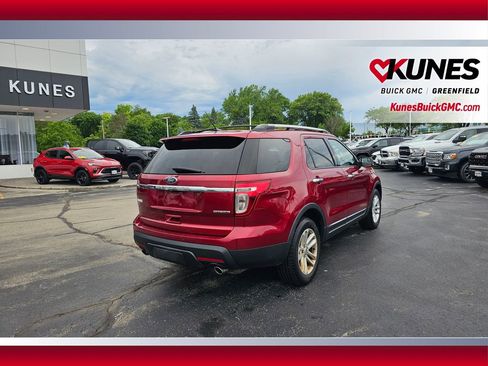 Used 2015 Ford Explorer XLT w/ Equipment Group 202B FWD image 4