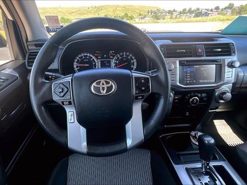 Used 2018 Toyota 4Runner SR5 AWD/4WD image 8