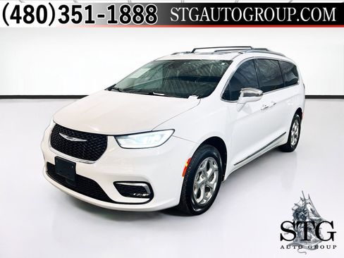 Used 2021 Chrysler Pacifica Limited AWD/4WD image 1