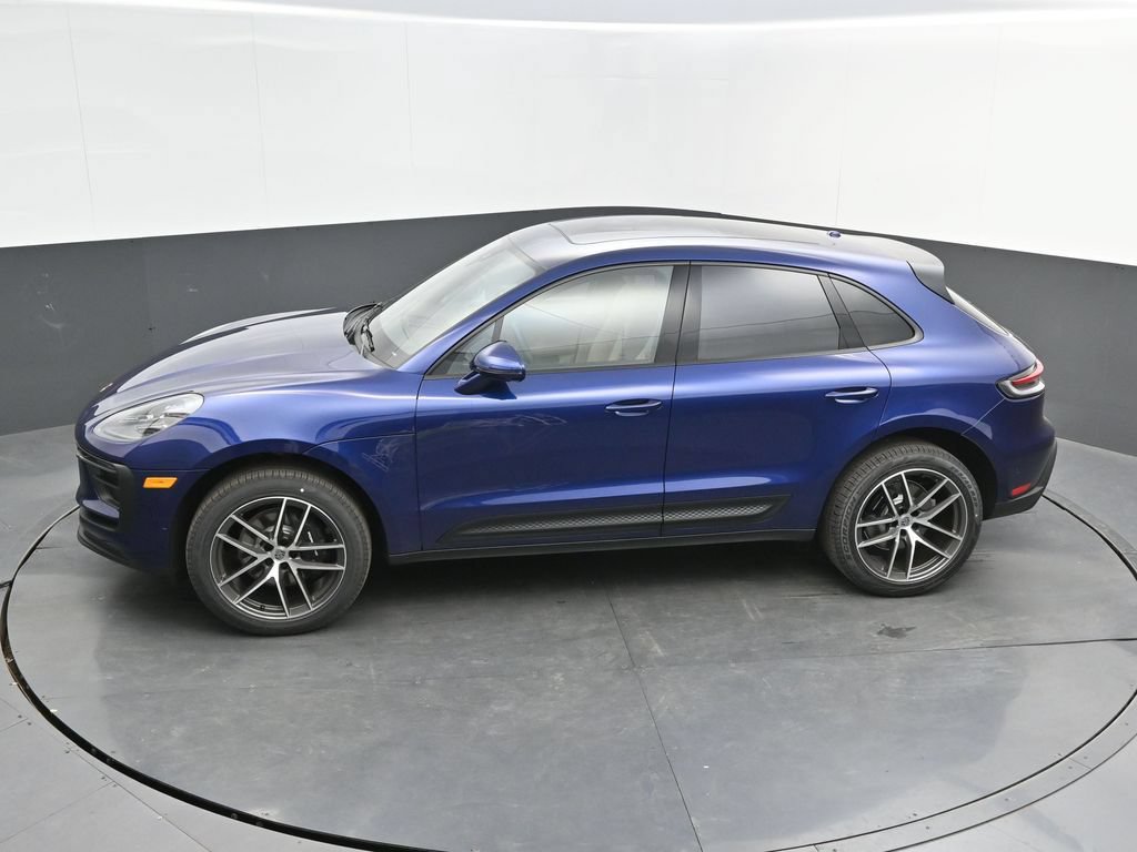 Certified 2026 Porsche Macan AWD/4WD image 27