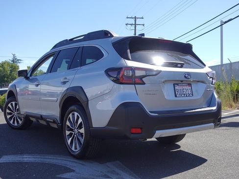 Certified 2025 Subaru Outback Limited AWD/4WD image 7