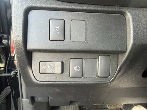 Used 2023 Toyota Tacoma SR AWD/4WD image 15